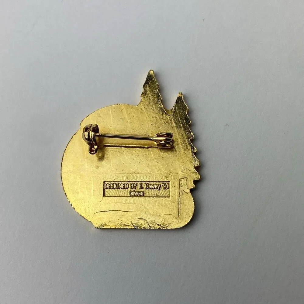 1992 Frannies Teddy Bear Musuem Pin Lapel